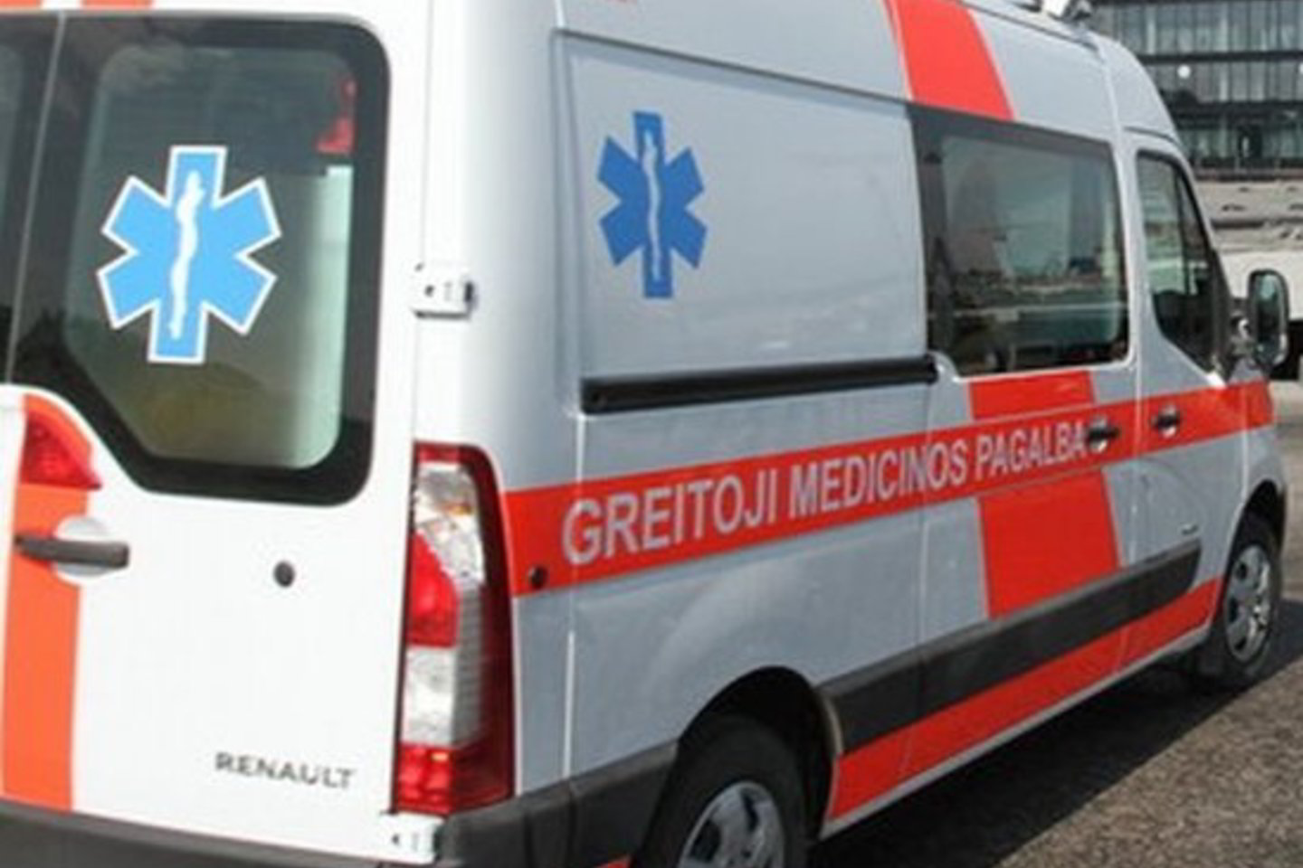 Sužalotos ir į ligoninę nuvežtos dvi „Fiat“ važiavusios merginos.