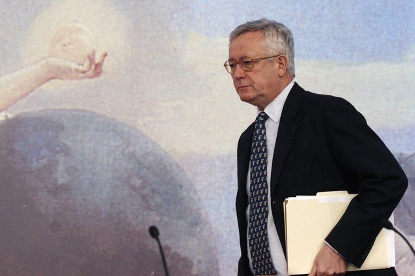 G.Tremonti vertinimais, naujas planas leis sumažinti Italijos biudžeto deficitą iki 3,9 proc. BVP 2011 metais.