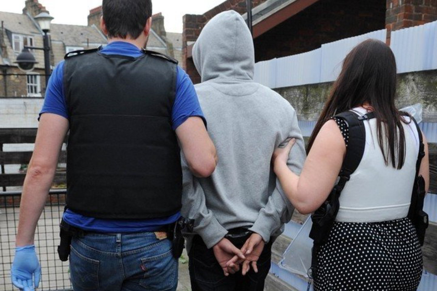 D.Britanijos policija vienam paaugliui pateikė kaltinimus dėl nužudymo per riaušes Londone.