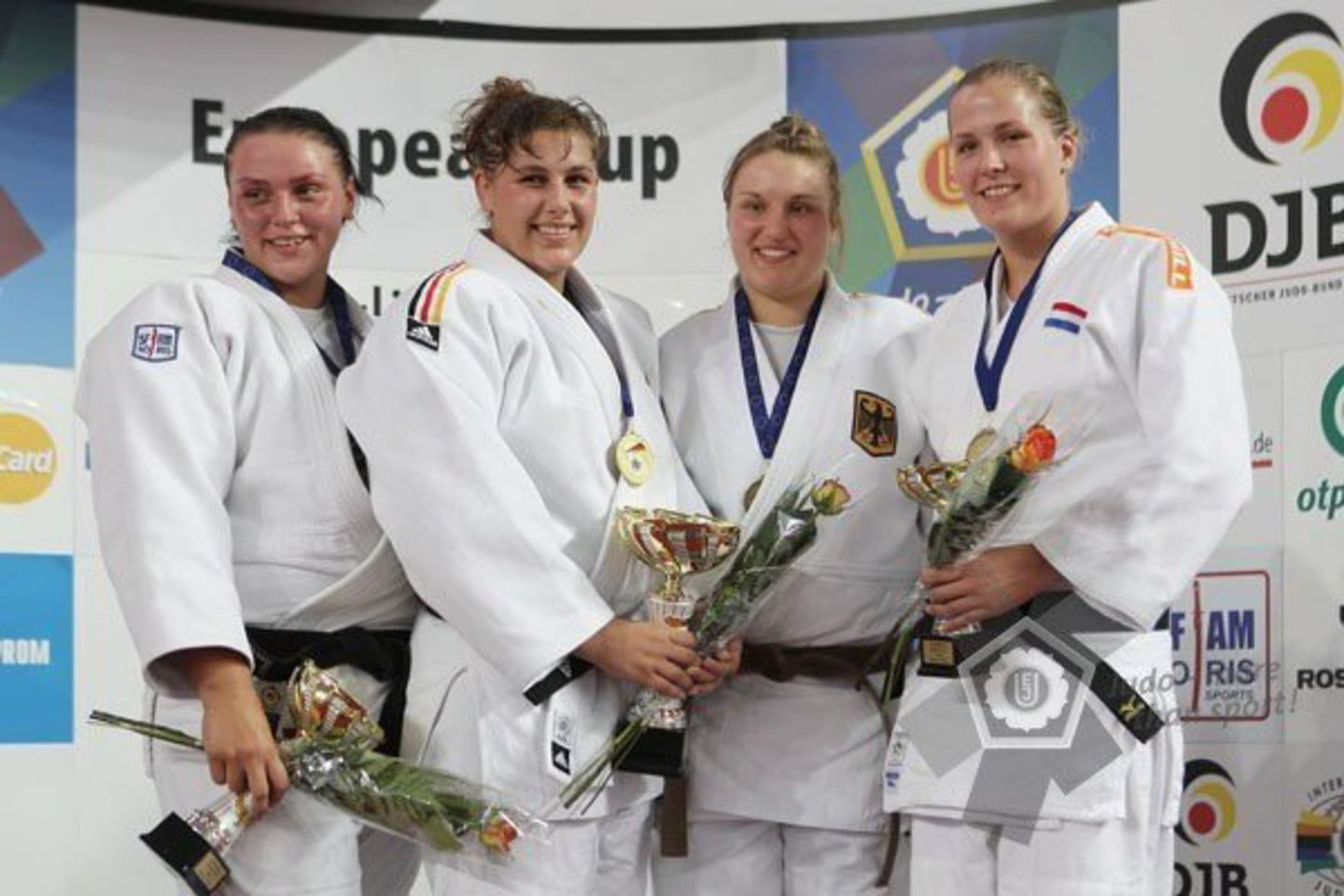 Geriausiai pasirodė sibabro medalį iškovojusi S.Jablonskytė (kairėje).