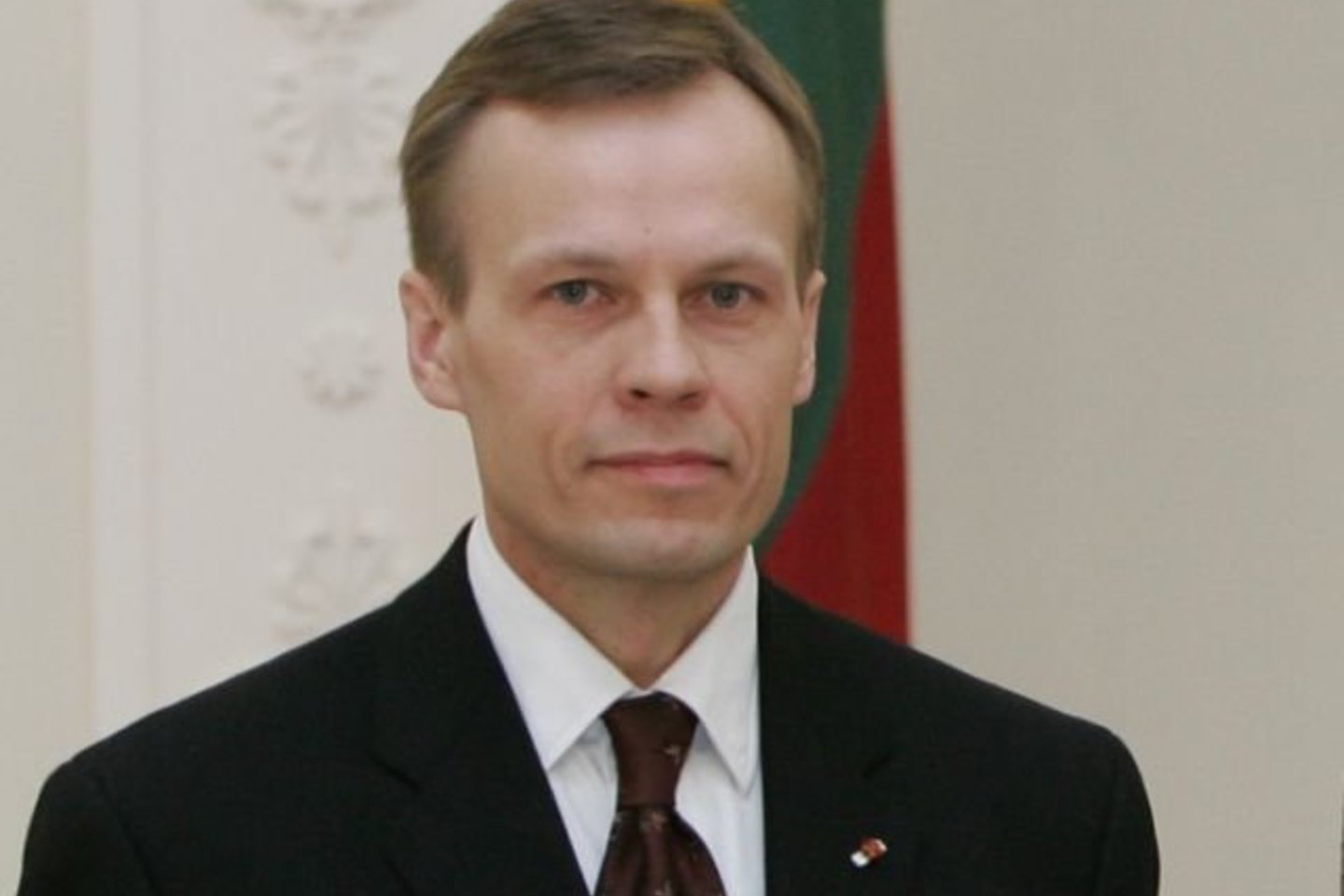 Buvęs Lietuvos ambasadorius JAV ir Meksikai, buvęs URM Ekonominio saugumo politikos departamento direktorius A.Brūzga centrui vadovavo nuo pat jo įsteigimo sausio 1 dieną.