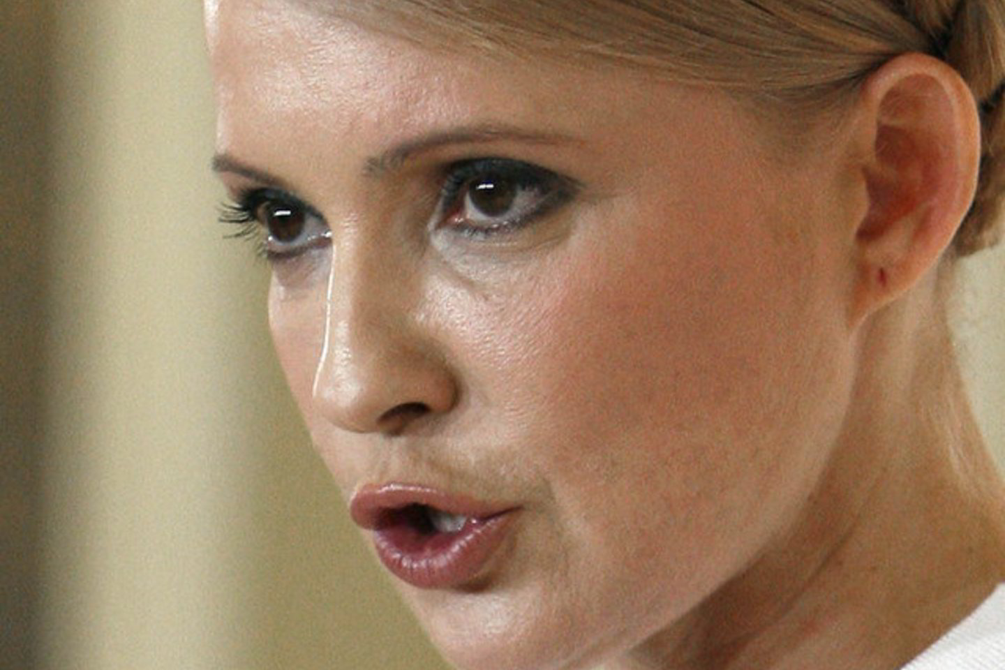 J.Tymošenko teisiama dėl piktnaudžiavimo valdžia 2009-aisiais su Rusija pasirašant dujų tiekimo sutartį.
