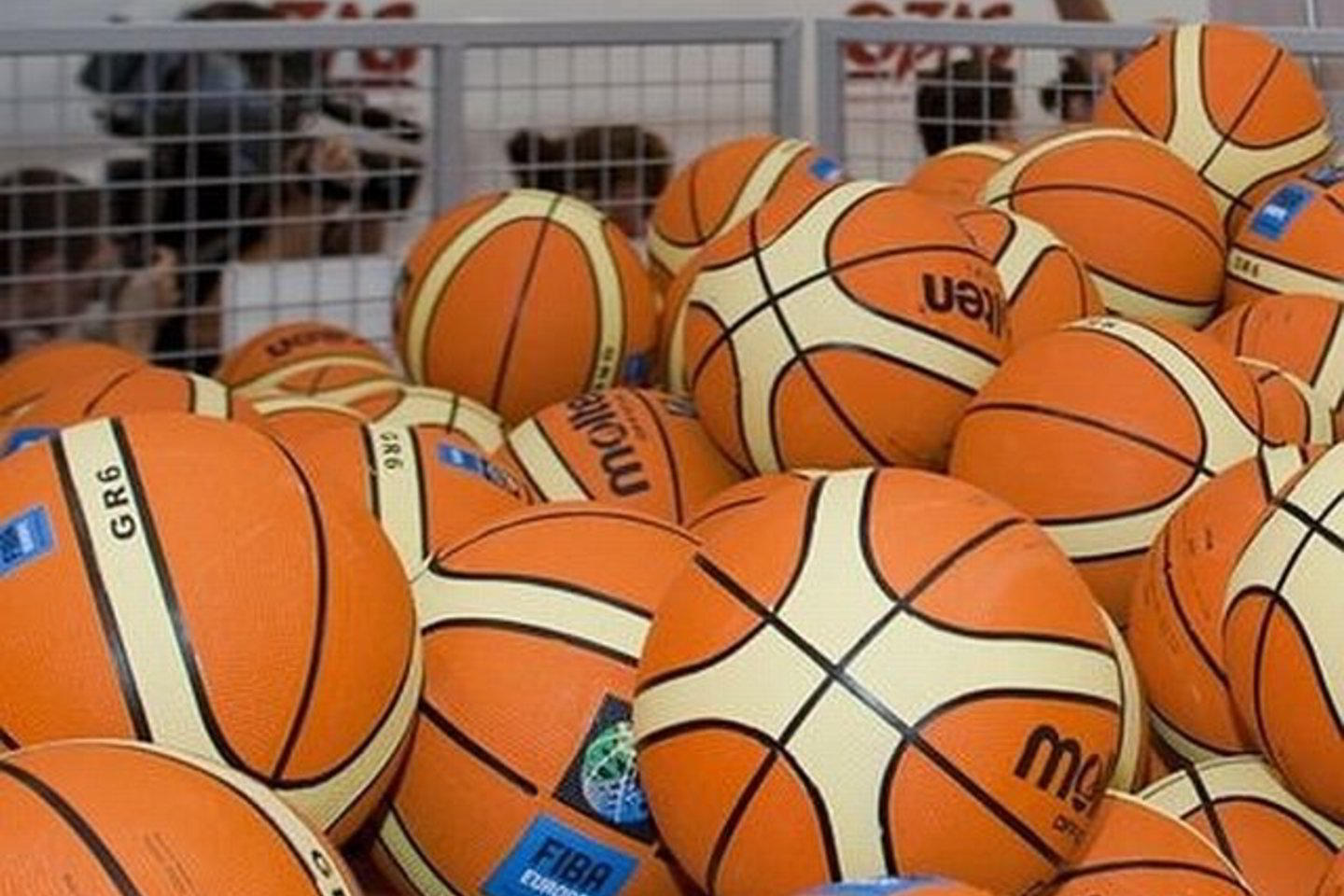 Rugpjūčio 29 dieną vienu metu mušinėjant per 60 tūkst. kamuolių bus siekiama pasaulio rekordo ir duotas startas Europos vyrų krepšinio čempionatui „EuroBasket 2011“.