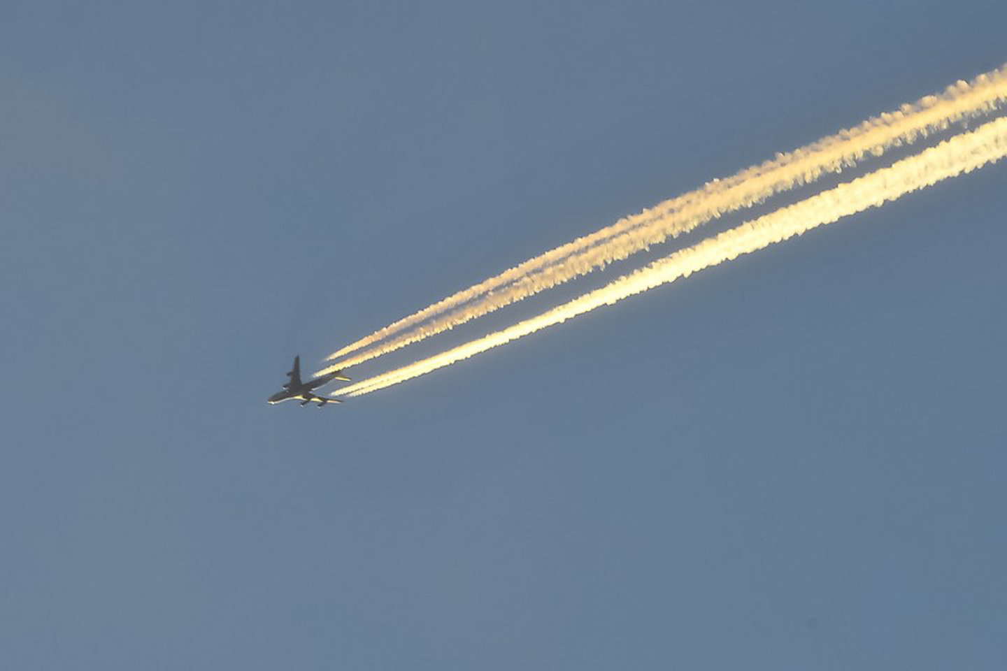 Pilotai žaliu lazerio spinduliu buvo akinami keletą vakarų iš eilės, šviesta į lėktuvų pilotų kabinas.