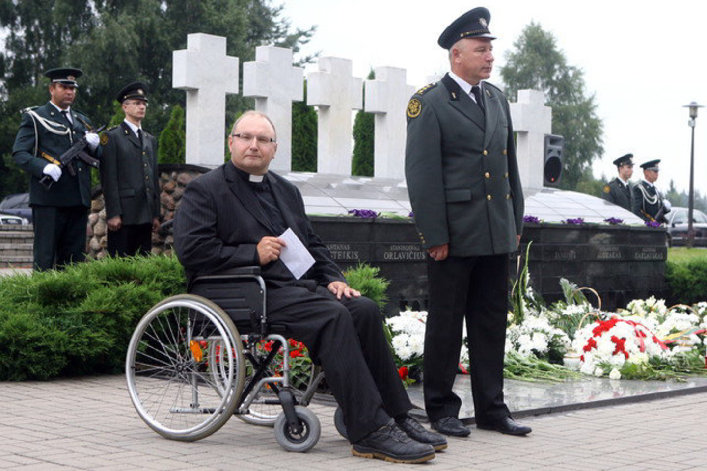 Po žudynių Medininkuose per stebuklą gyvas liko tik vienas Lietuvos pareigūnas T.Šernas.