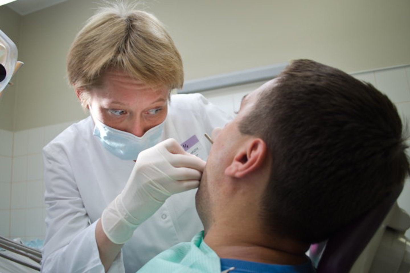 Pasak odontologės R.Steponavičiūtės, vidutinis lietuviškas odontologijos kabinetas yra tokio lygio, kaip elitinis užsienio kabinetas.