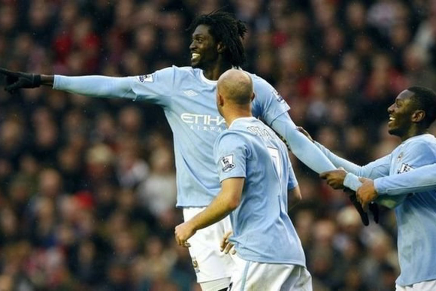 E.Adebayoras su "Manchester City" turi ilgalaikį kontraktą, tačiau nuomos teisėmis siunčiamas į kitus klubus.