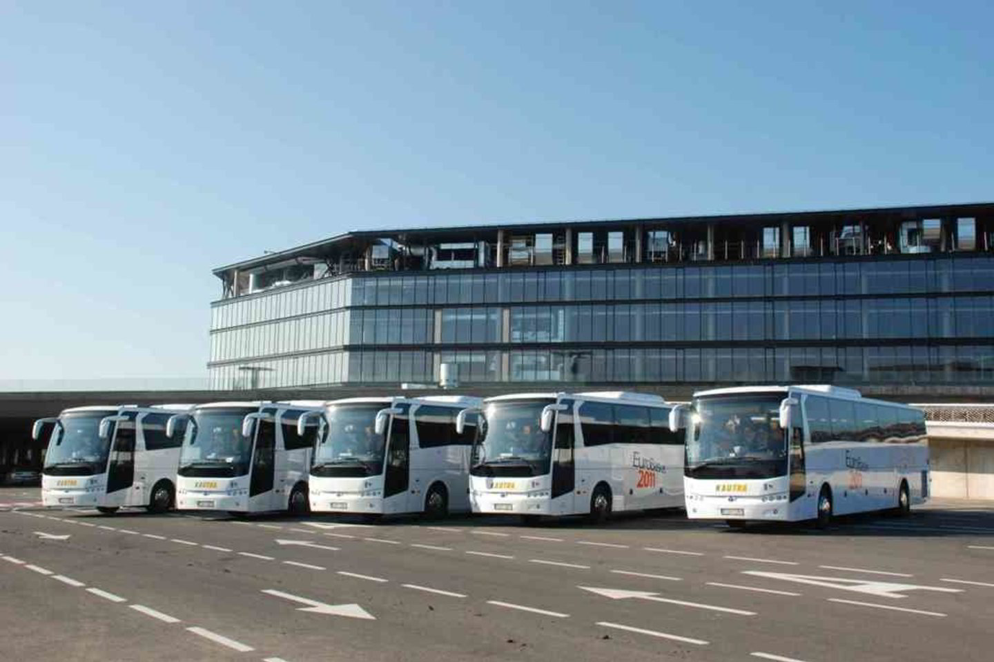 Per pirmojo etapo varžybas Panevėžyje, kur žais Lietuvos rinktinė, „Kautros“ autobusai kursuos iš Vilniaus ir Kauno.