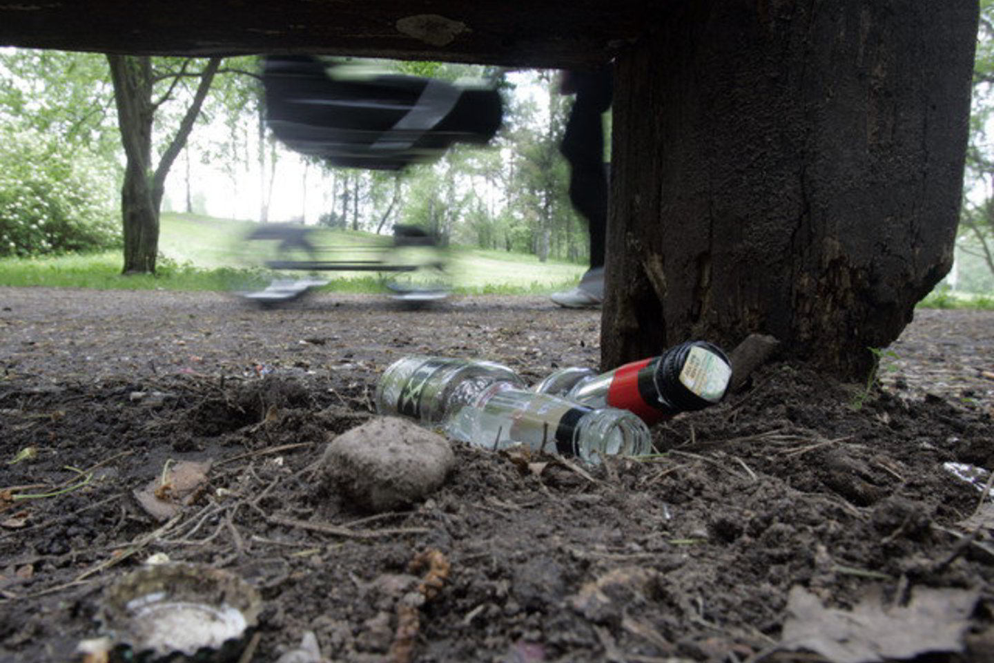 Merginos nevengė alkoholio beveik taip pat dažnai, kaip ir vaikinai.