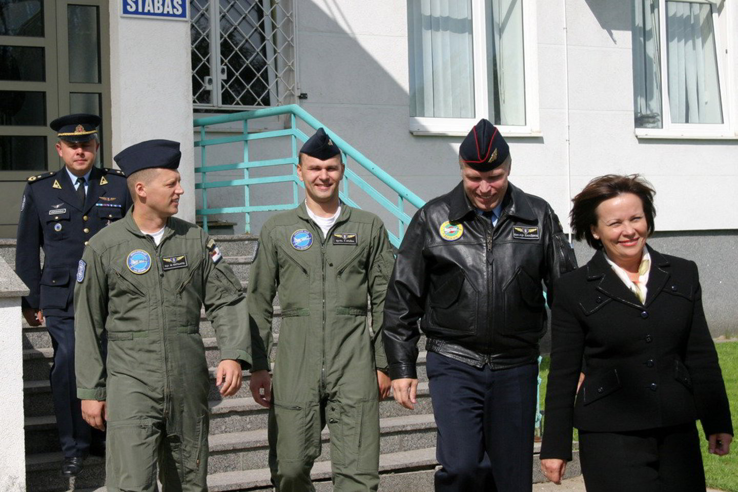 Avariją patyrusio lengvosios atakos lėktuvo L39 ZA „Albatross“ pilotai: majoras Marius Matulaitis ir vyresnysis leitenantas Povilas Stučka – atrodė gerai nusiteikę.