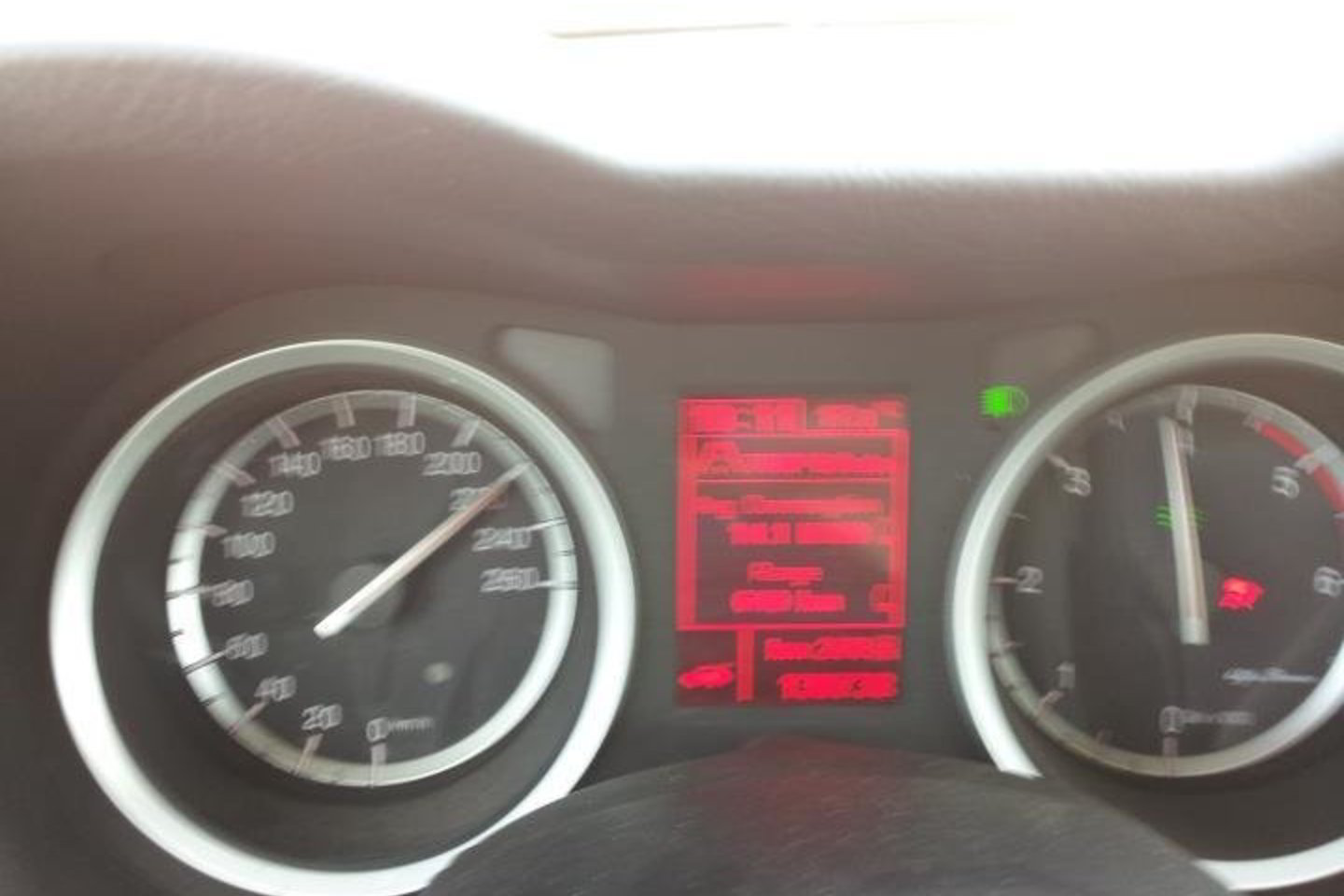 T.Tumalovičius įdėjo šią nuotrauką ryte, kurioje nufotografuotas jo masinos „Alfa Romeo“ spidometras, rodantis 220 km greitį.