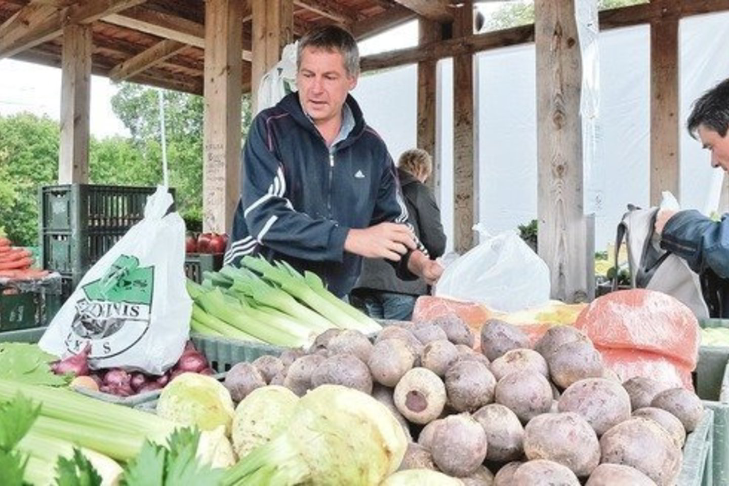 Sostinėje jau 8 metus prekiaujantis A.Giedrikas turi daug nuolatinių pirkėjų.