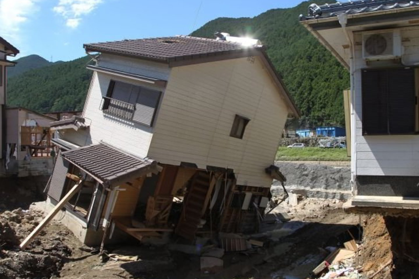 „Talas“ Japonijoje siautėjo sekmadienį.