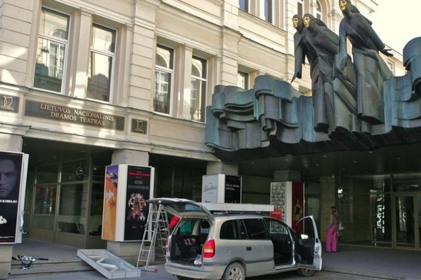 Nacionaliniame dramos teatre bus rodomas atnaujintas spektaklis "Nusiaubta šalis".