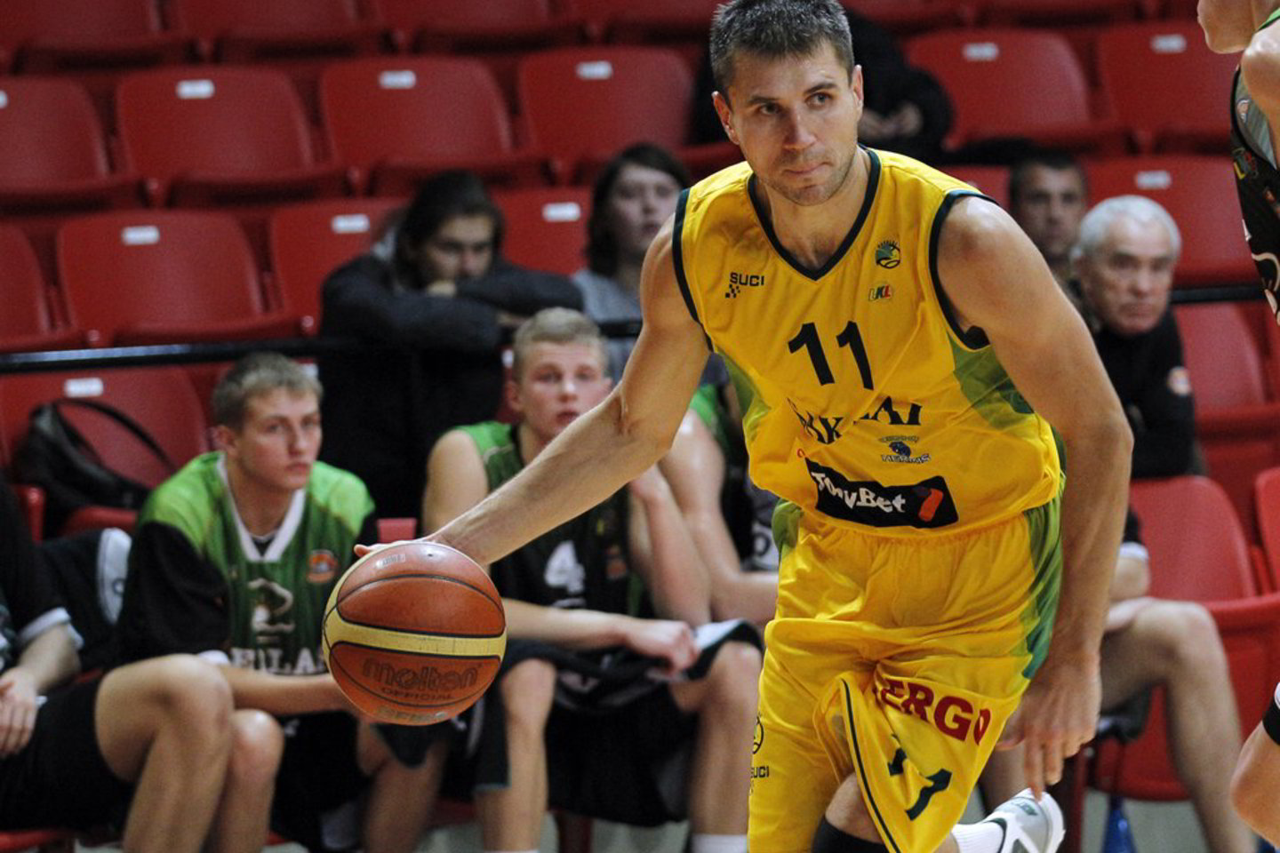 Kontroliniame mače V.Sirvydis pelnė 15 taškų.