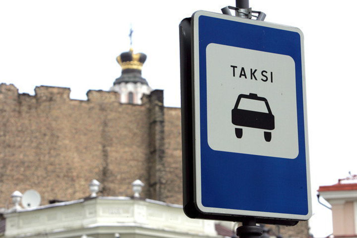 Pastaruoju metu gausu istorijų apie tai, kaip negarbingai elgiasi kai kurie Vilniaus taksistai.