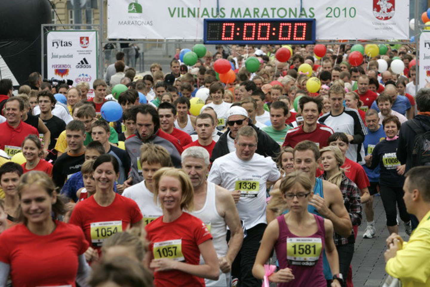 2010 metų Vilniaus maratonas sutraukė daugybę bėgimo entuziastų.