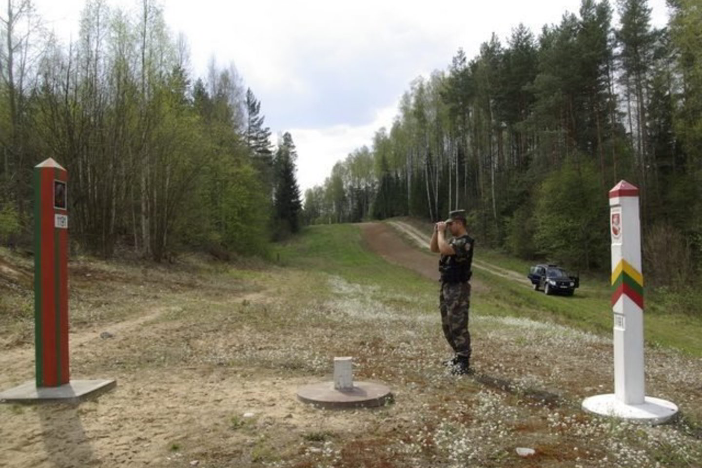 VSAT pareigūnas atsakė Estijos pilietį „pavaišindamas“ guminės lazdos smūgiais, po kurių smarkuolis aprimo ir buvo surakintas antrankiais.