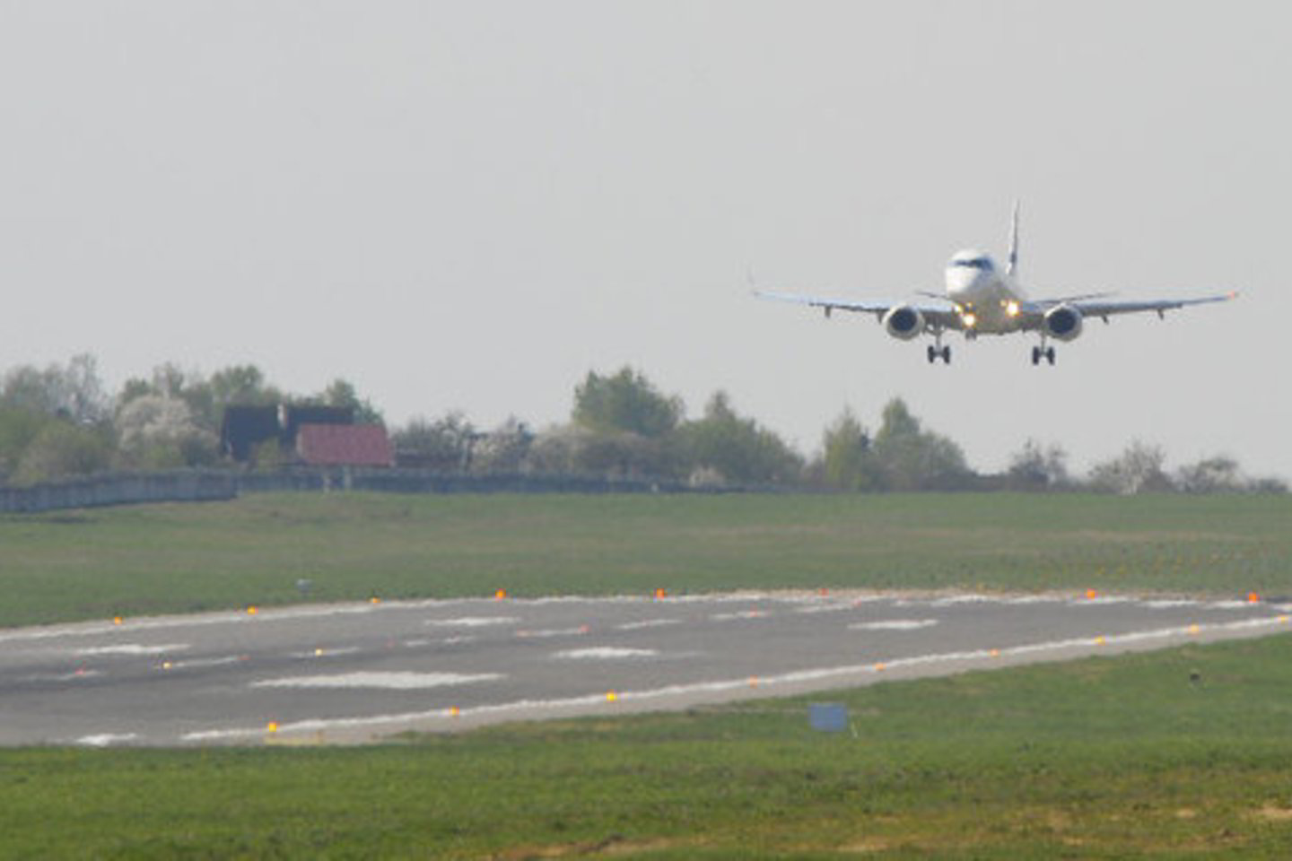 Lietuvių, estų ir rusų turistai, kurie savaitgalį buvo įstrigę Bulgarijos Burgo ir Varnos oro uostuose, parskraidinti namo.