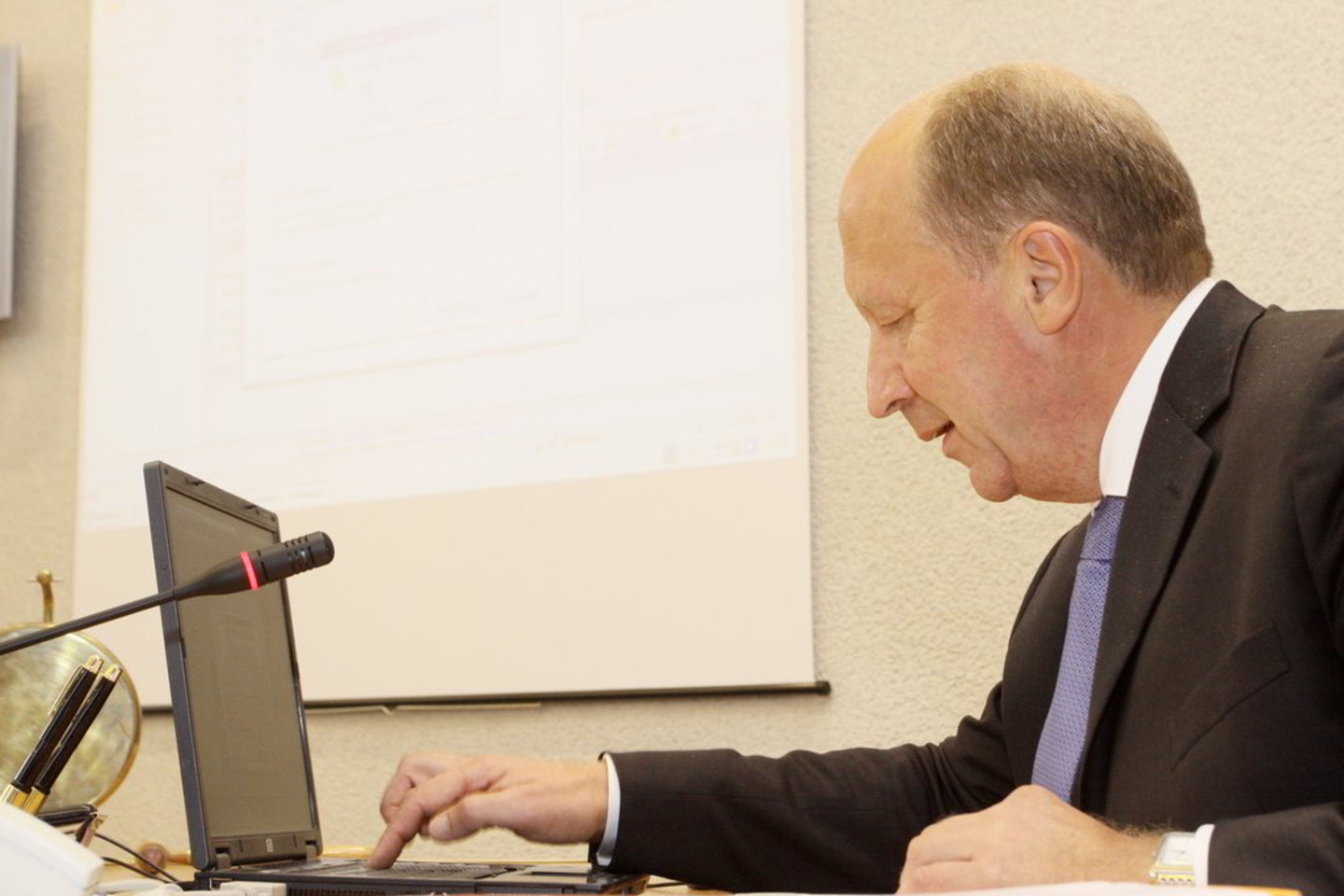 „Daugelis tų nuogąstavimų ir baimių, kurios buvo skelbiamos čia įvairiuose mitinguose, tikrai neturi realaus pagrindo, ir tokios ekspertų grupės yra labai gera galimybė tas baimes ir išsklaidyti“, - sakė A.Kubilius.