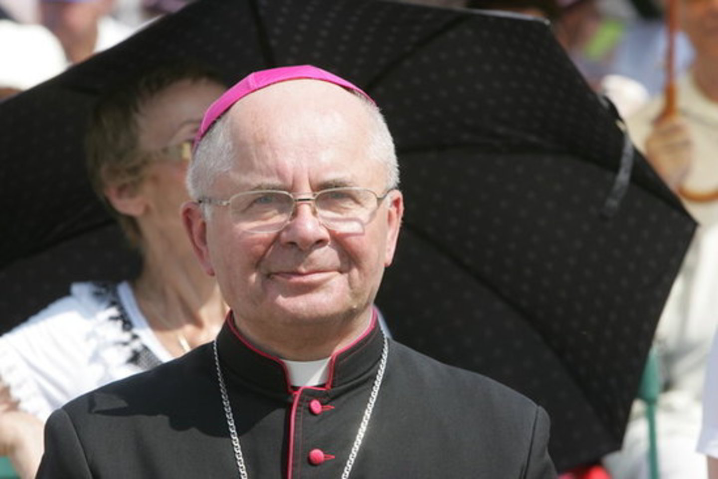 S.Tamkevičius paskelbė Dievo Gailestingumo metų proga kelis ypač pasižymėjusius gailestingumo darbais ir iniciatyvomis asmenis apdovanojantis Šiluvos Dievo Motinos medaliais.