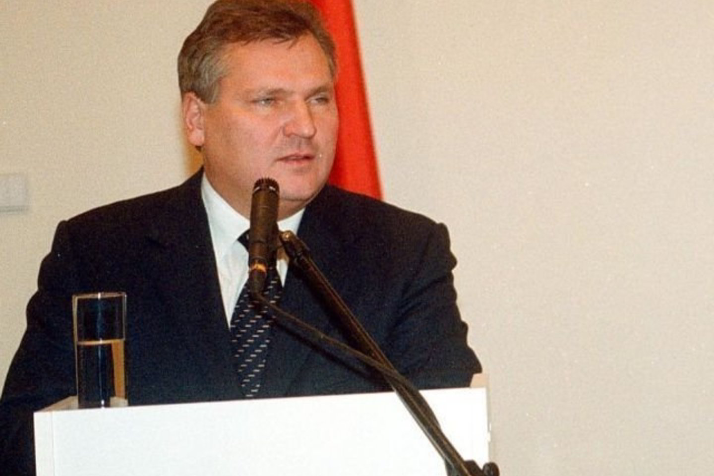 Lenkijos eksprezidentas A.Kwasniewskis atsisakė kalbėti apie CŽV kalėjimus savo šalyje.