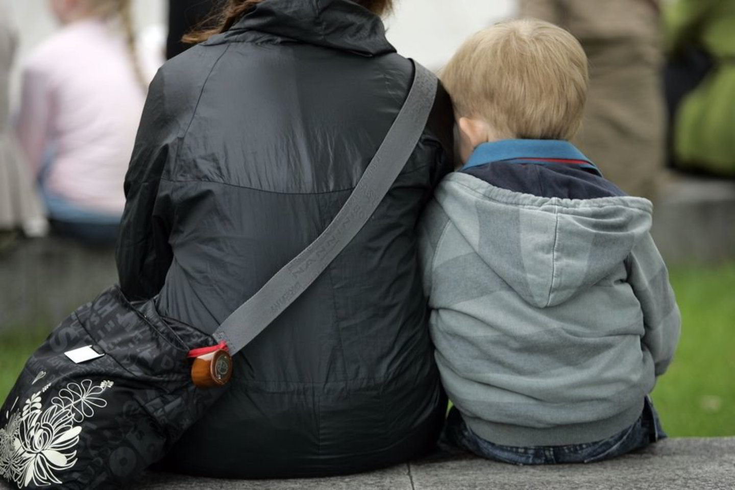Teisės aktai neleidžia, kad valstybė padėtų į užsienį pasprukusių neatsakingų tėvų vaikams.