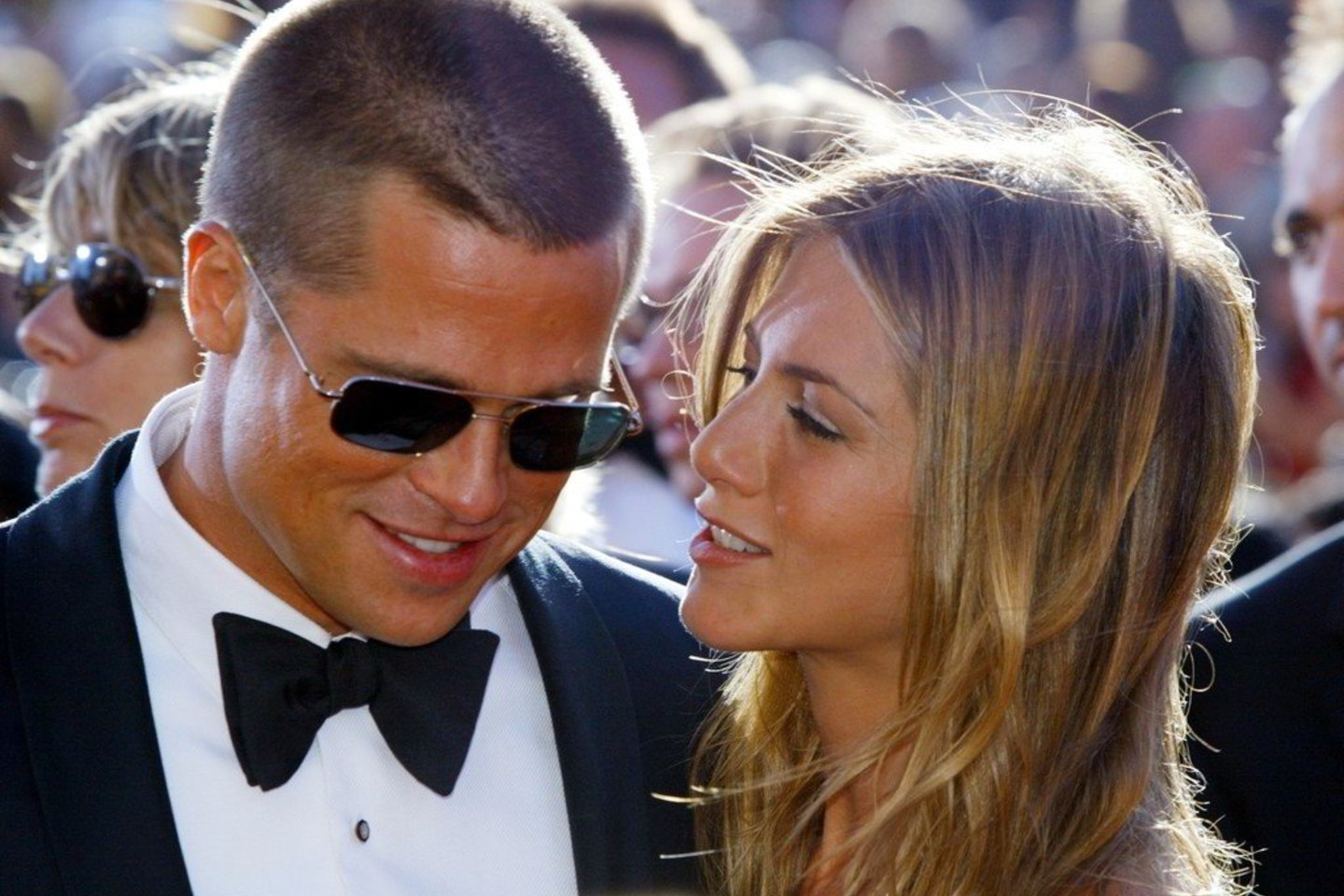 B.Pittas vedė J.Aniston 2000-aisiais po ilgai trukusios draugystės. Jie išsiskyrė po penkių metų, kai B.Pittas besifilmuodamas filme „Ponas ir ponia Smitai“ sutiko Angeliną.