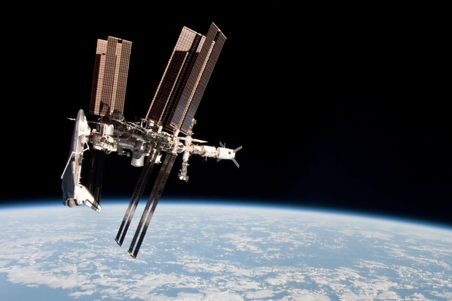 NASA duomenimis, kol kas dar per anksti įvardyti tikslią palydovo nukritimo vietą ir laiką.