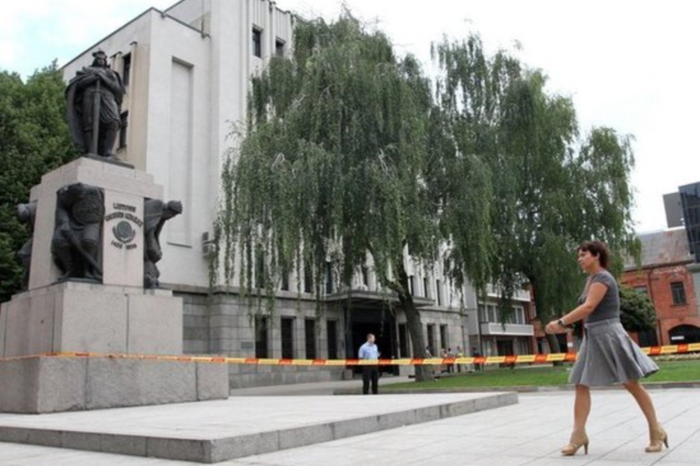 Teismo sprendime taip pat konstatuota: “Iki jo balsavimo momento Tarybos narių balsai buvo pasiskirstę po lygiai ir Gedimino Žukausko balsas turėjo esminę ir lemiamą reikšmę ginčijamo Sprendimo priėmimui“.