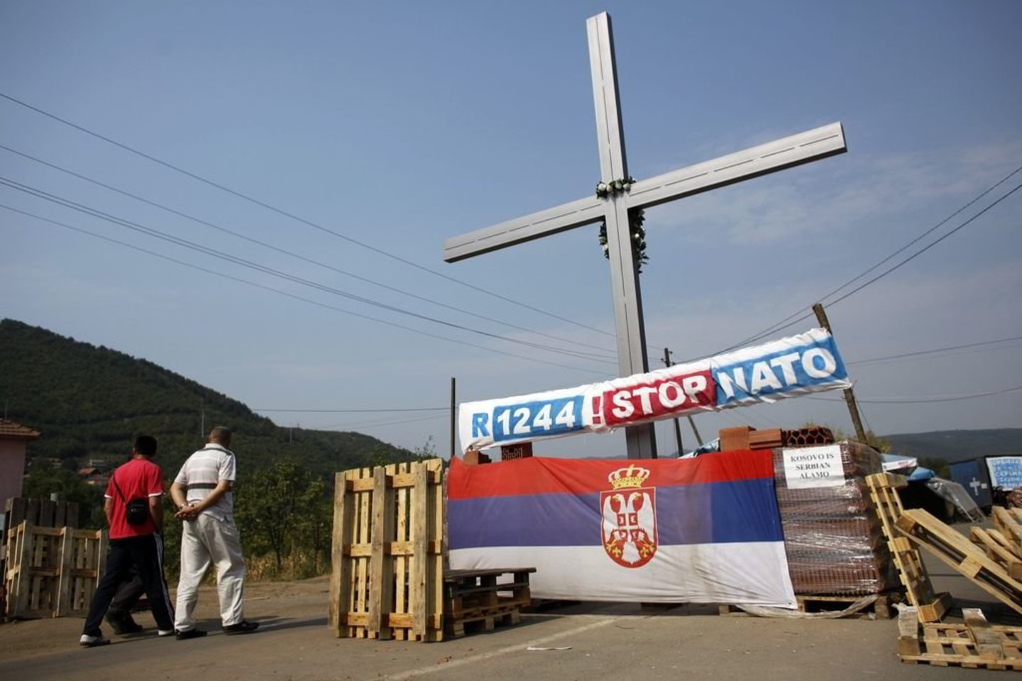 Tarptautinių pajėgų buvimas Serbijos ir Kosovo pasienyje vertinamas nevienareikšmiškai.