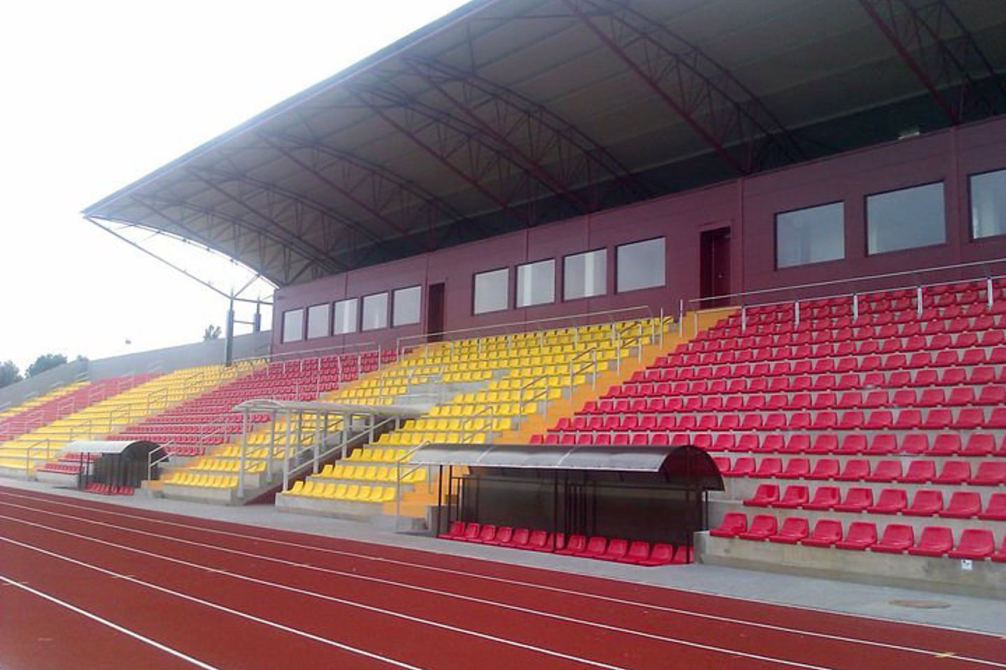 Nauja tribūna Tauragės stadione.