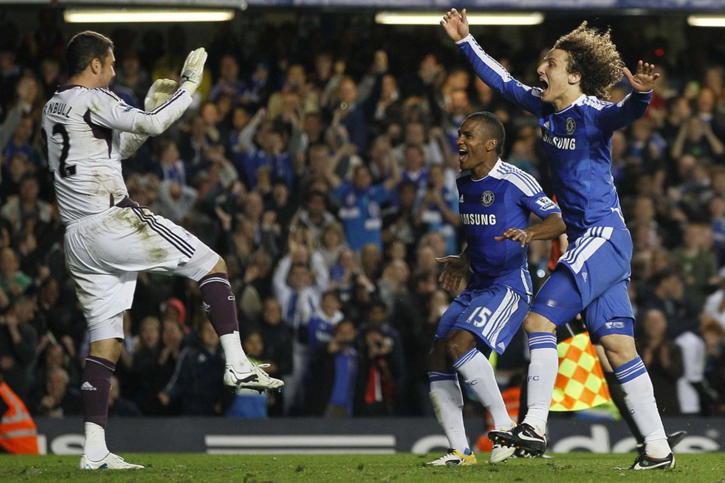 „Chelsea“ ekipos žaidėjai šėlo iš džiaugsmo, sugebėję po 11 m baudinių palaužti „Fulham“ klubą.