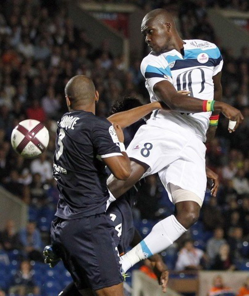„Lille“ futbolininkai (balti marškinėliai) nesugebėjo įveikti Bordo „Girondins“ komandos.