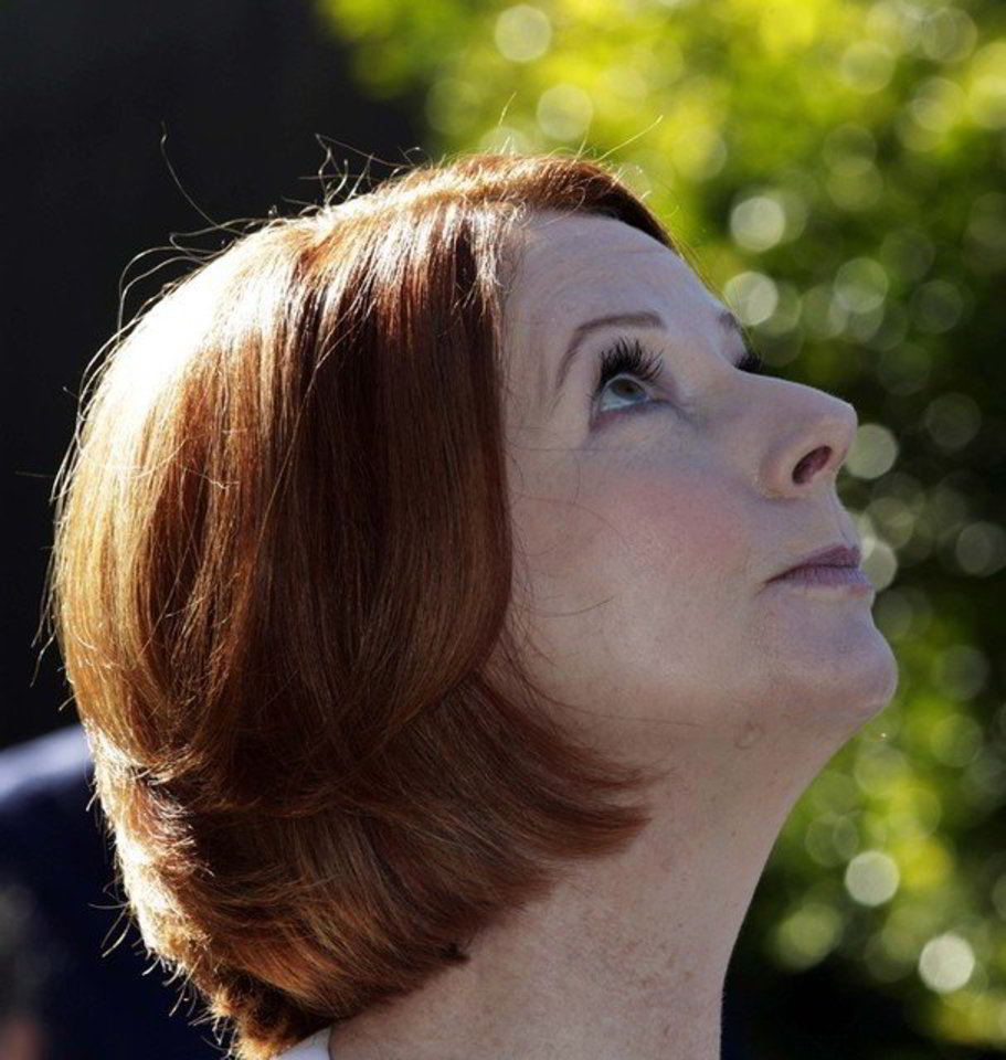 J.Gillard neketina žiūrėti serialo.