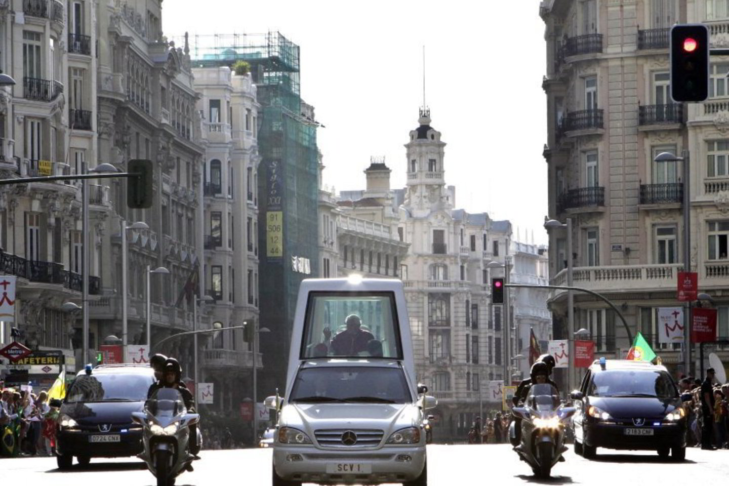Vatikano garaže - daugiau nei 50 įvairių specialiai popiežiams skirtų automobilių.