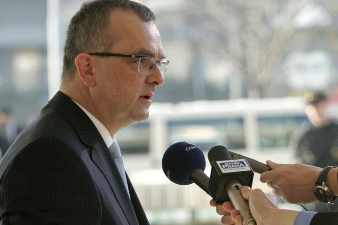 M.Kalousekas nesusivaldė trečiadienį netoli parlamento pastato.