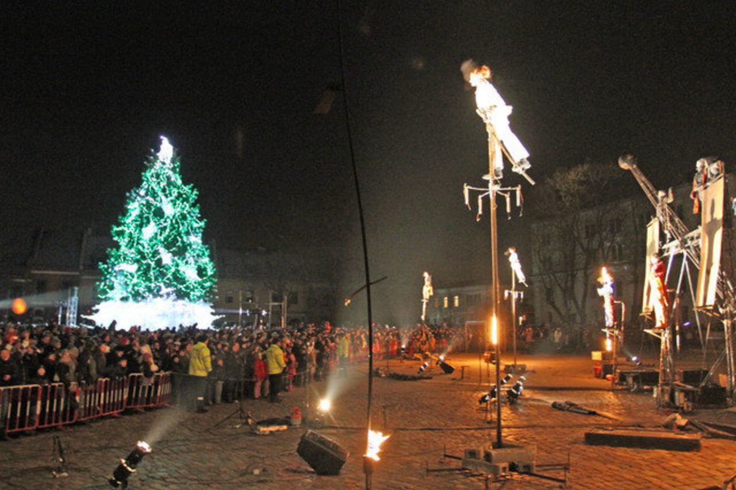 2010 metais Kauno centrą papuošė eglutė.