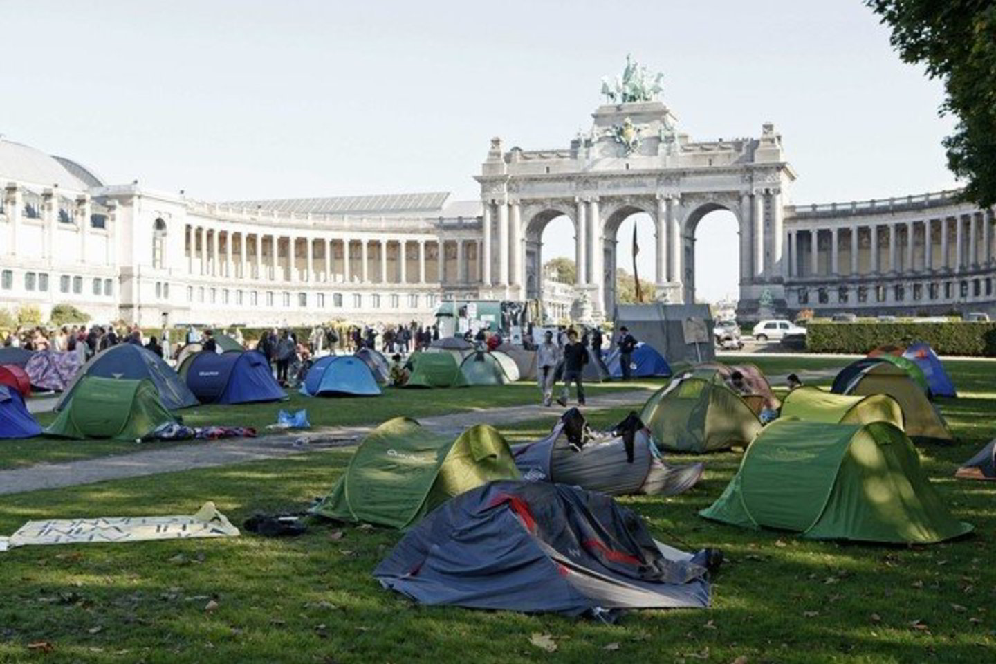 Briuselyje protestuotojai pastatė palapinių miestelį.