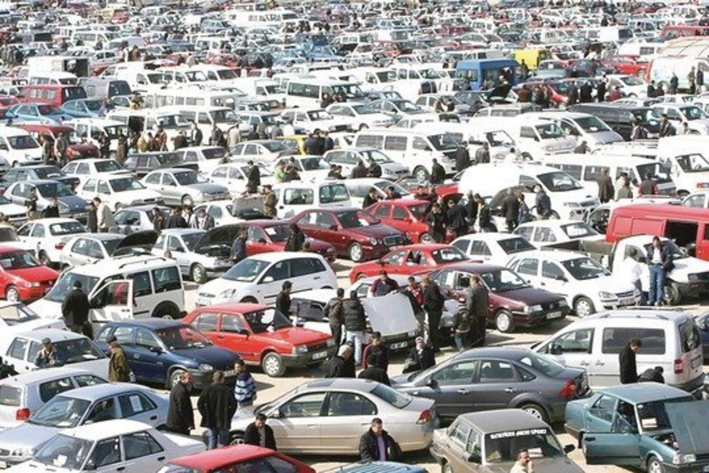 Šiuo metu automobilių rinkoje tvyro gąsdinanti netvarka – masiškai parduodami automobiliai išimtomis saugos oro pagalvėmis, pakoreguota rida.