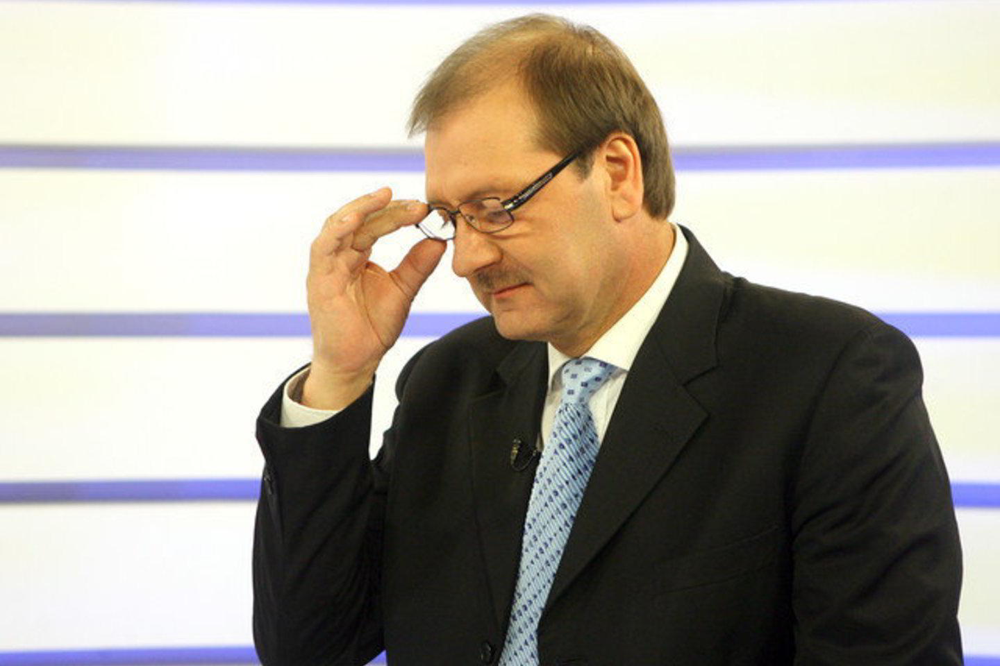 Europos parlamentas atėmė V.Uspaskichui teisinę neliečiamybę.