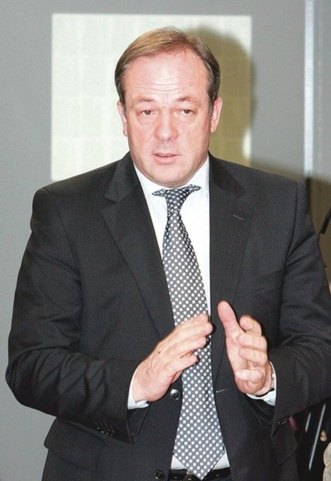 R.Adomavičius teigia pardavęs „Merwal”, tačiau algos vėluodavo ir jam šeimininkaujant bendrovėje.