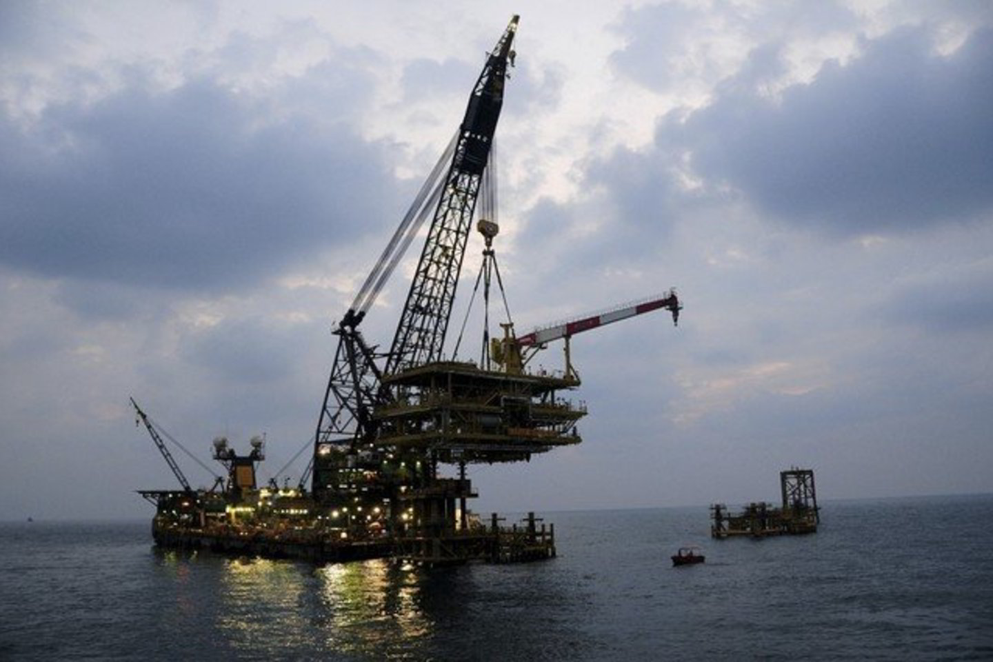 „Kinder Morgan“ ketina sumokėti po 26,87 JAV dolerio už kiekvieną „El Paso“ akciją.
