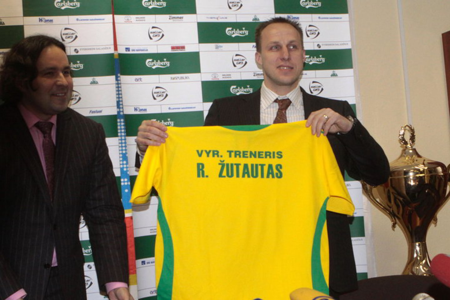 Prieš porą metų į Lietuvos futbolo rinktinės trenerio postą su LFF palaiminimu įžengė rimtų komandų netreniravęs R.Žutautas