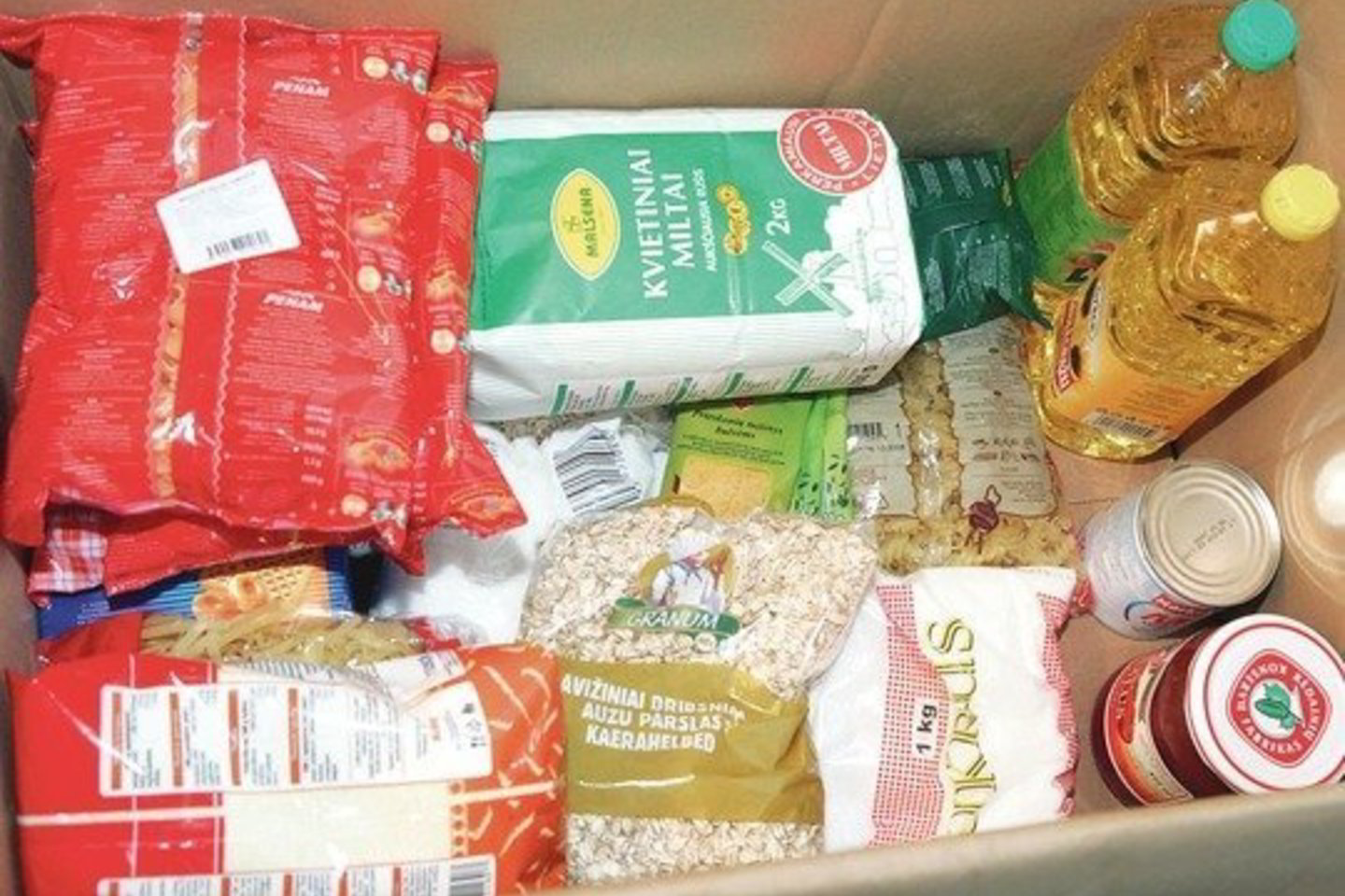 Vieno nemokamai dalijamo maisto produktų paketo kaina siekia apie 50 litų.