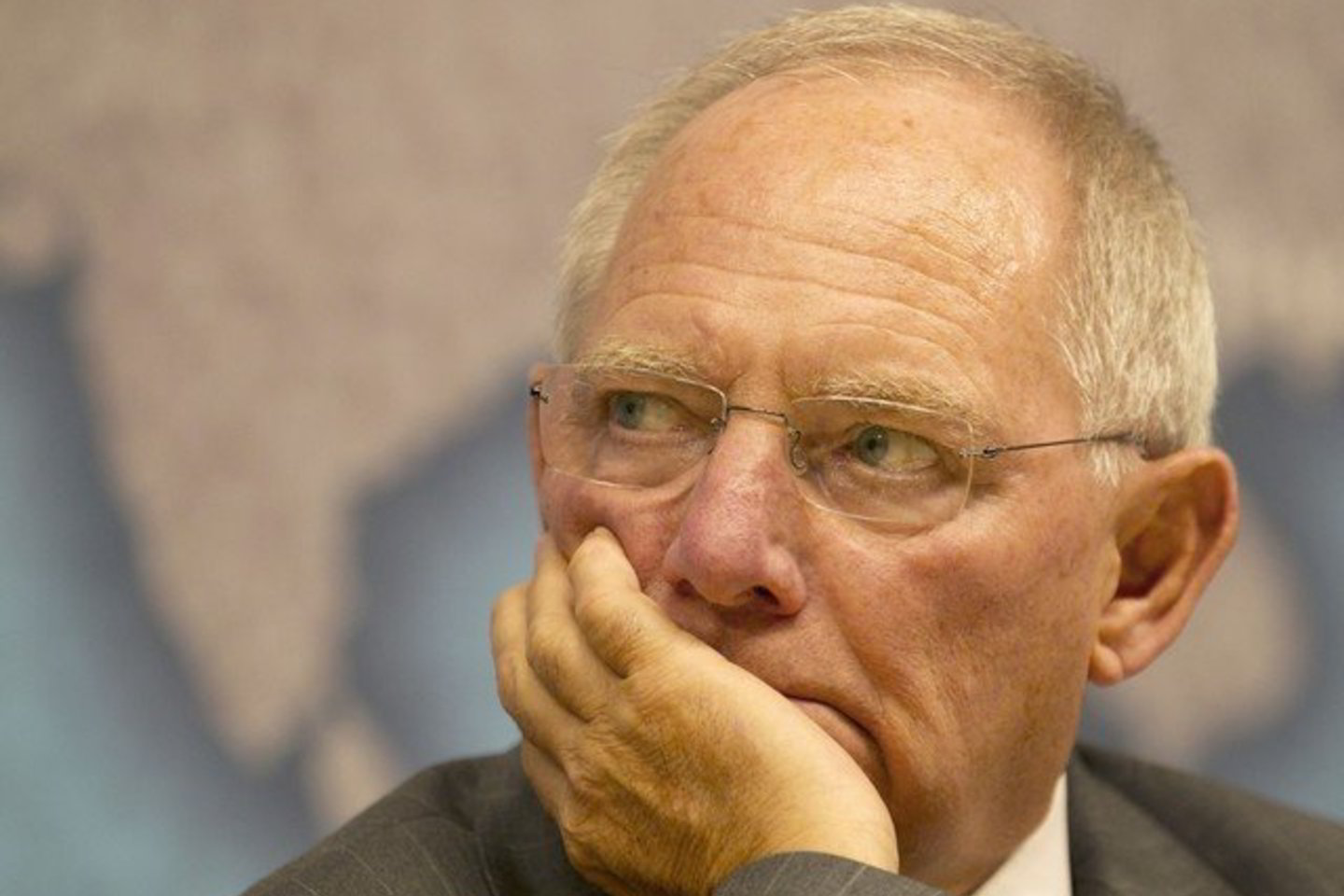 Vokietijos finansų ministras Wolfgangas Schaeuble pasiūlė padidinti Europos Sąjungos (ES) finansinio gelbėjimo fondą iki 1 trln. eurų.