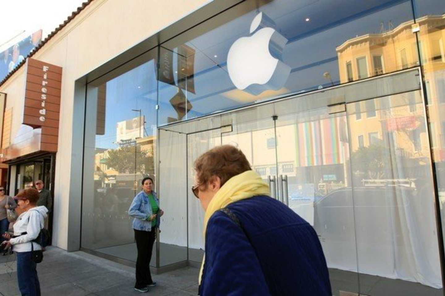 "Apple" parduotuvės JAV pasislėpė nuo praeivių ir lankytojų.