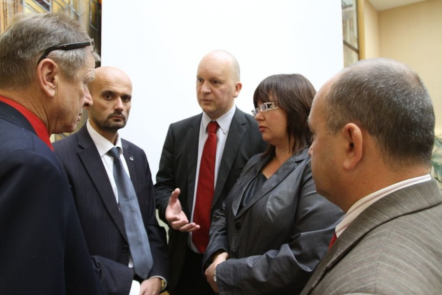 Kaunui laikinai vadovaus socialdemokratas K.Krikščiūnas (centre).