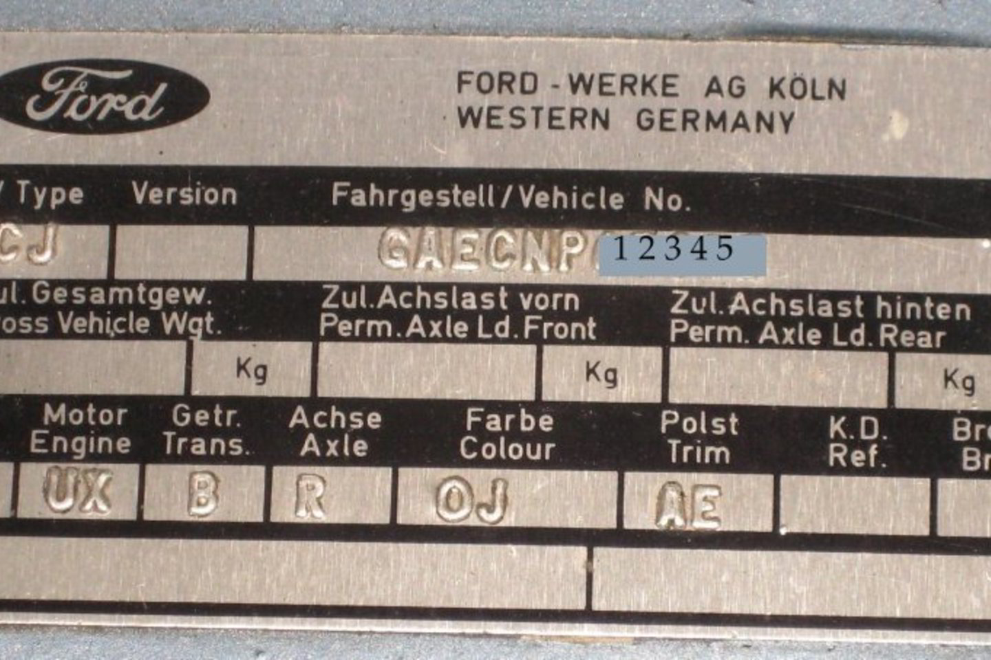 Jau antrus metus Lietuvos autoverslininkų asociacija bando įtikinti Vidaus reikalų ministerijos valdininkus atsisakyti abejotino sprendimo dėl transporto priemonių pagaminimo datos registracijos liudijimuose rašymo.