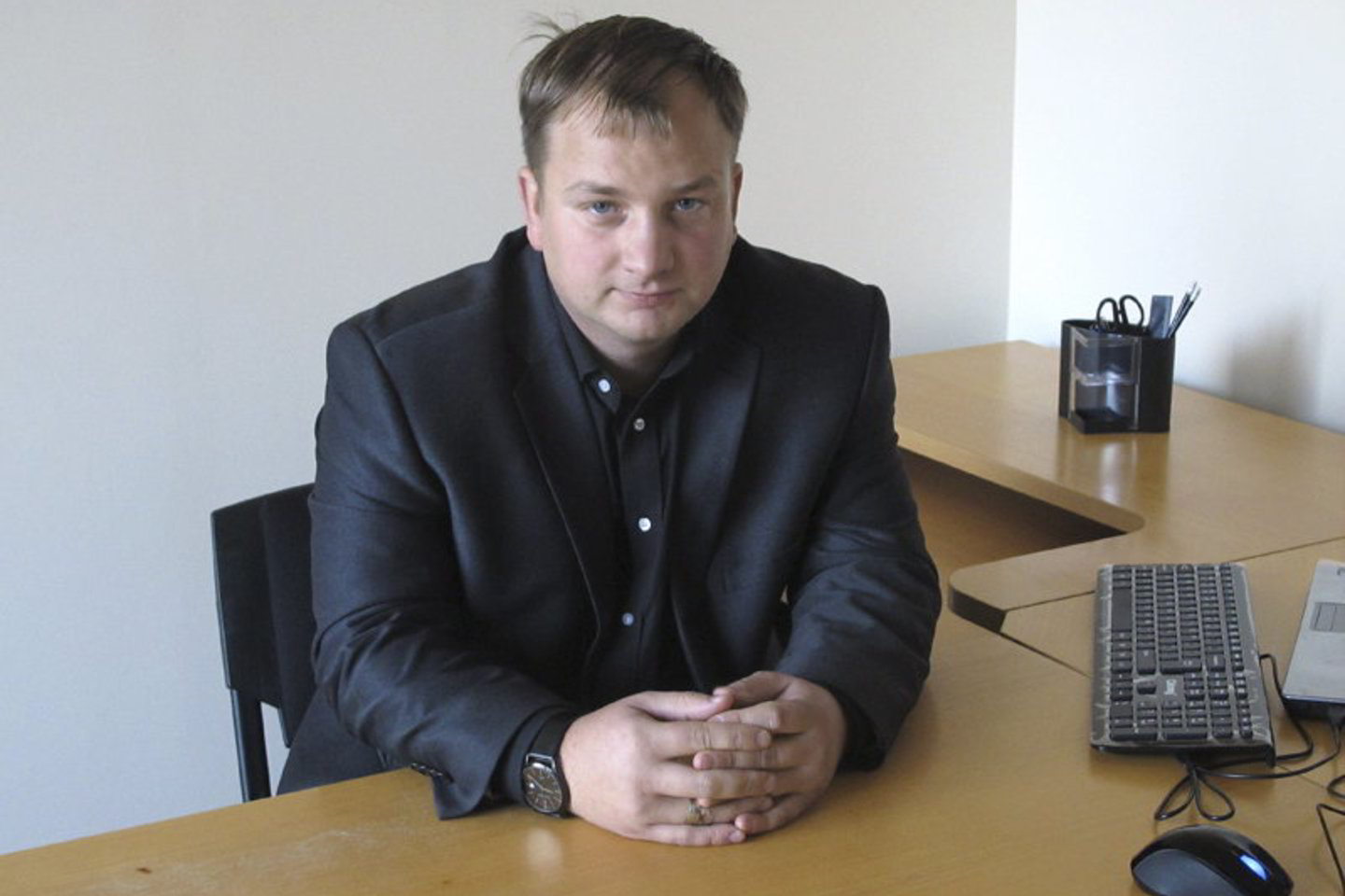 Naujasis Tauragės regiono atliekų tvarkymo centro direktoriaus pavaduotojas Kęstutis Komskis nežino, ar tėvas K.Komskis dėl jo įdarbinimo kalbėjosi su centro direktoriumi.